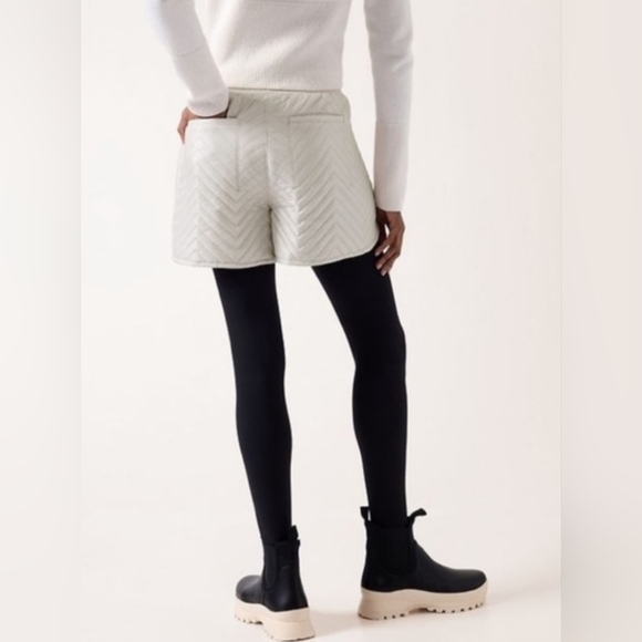 ATHLETA Apres Ski Shorts Size 12 Warm DOWN Cream Hiking Climbing Cold MSRP $89 - Picture 3 of 12